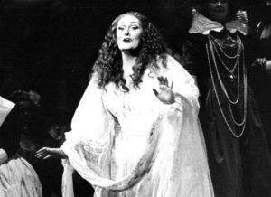 Joan-Sutherland-in-Lucia-di-Lammermoor-1980-Photo-by-Branco-Gaica